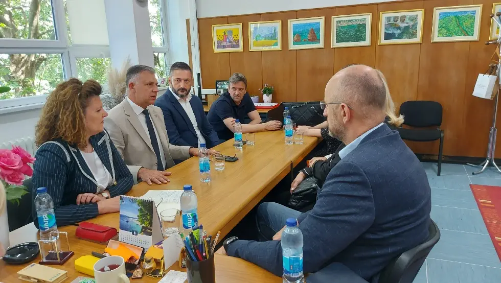 Састанак директори школа