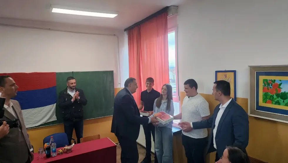 Додик Драгочај ученици