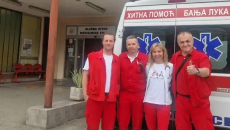 (ФОТО) Лијепе вијести из Бањалуке: Хитна помоћ на висини задатка, породили жену у кући