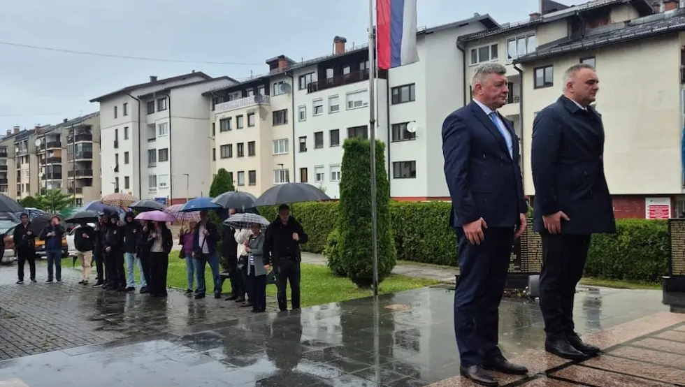 Минић и Мастиловић положили вијенац