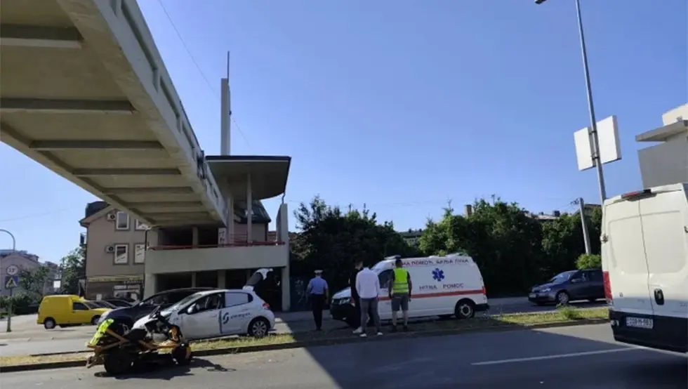 Судар аута и косилице на транзиту у Бањалуци