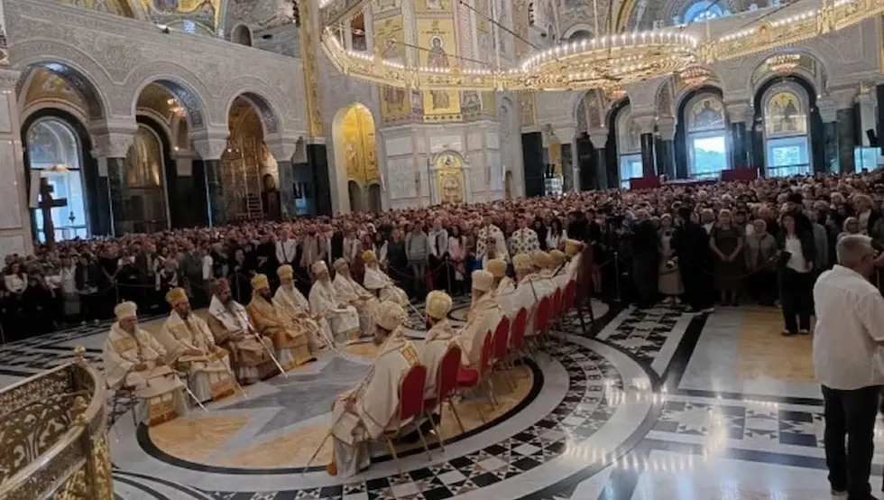 Велики број вјерника на литургији поводом испраћаја Часног појаса Пресвете Богородице