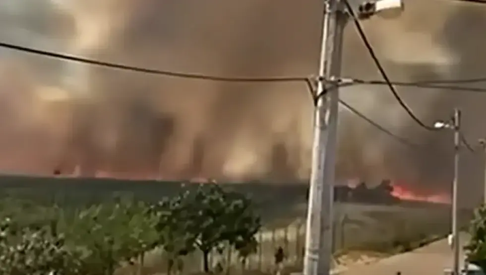 (ВИДЕО) Велики пожар Мостара, ватра пријети кућама