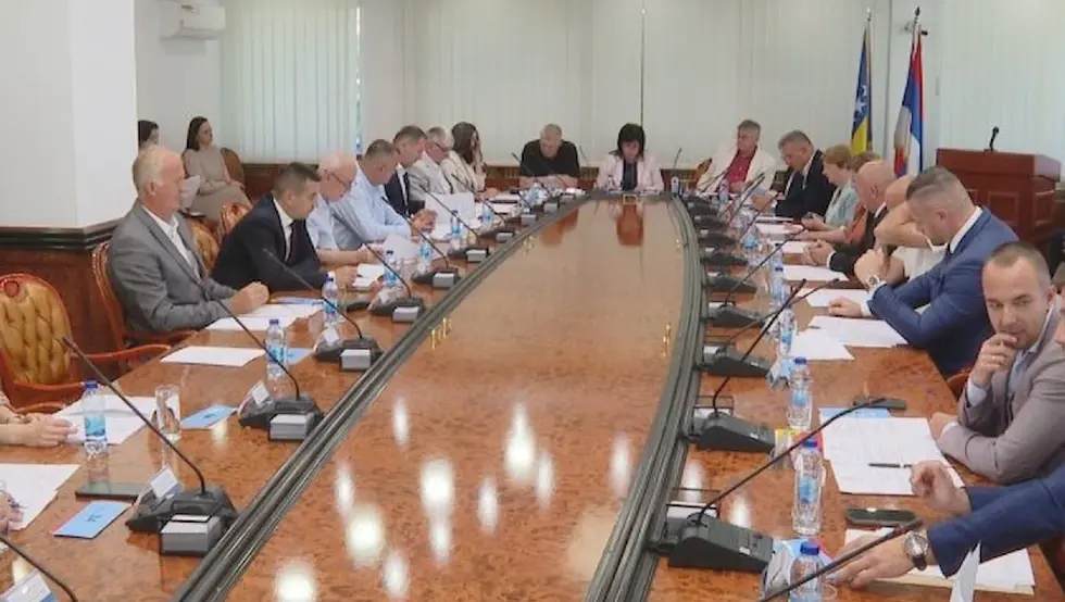 Клуб Бошњака покренуо вето на Декларацију о затварању ОХР-а