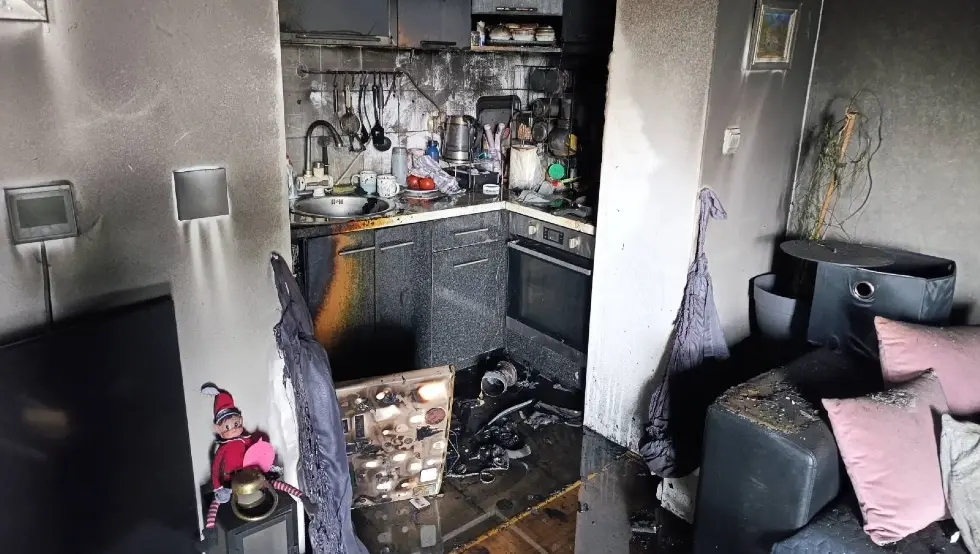 (ФОТО) Ватрогасци имали пуне руке посла: За два сата гасили пожаре у два стана
