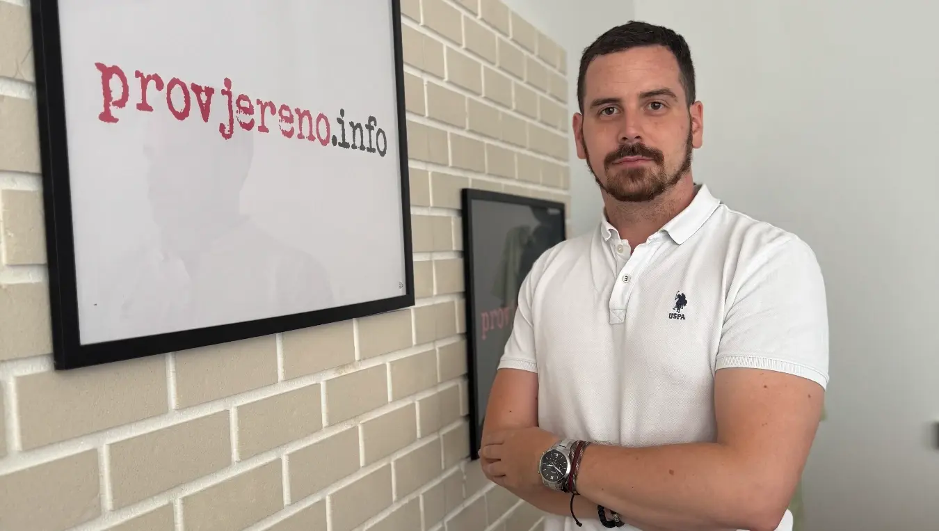 Александар Стојановић, новинар и уредник портала Провјерено из Бањалуке