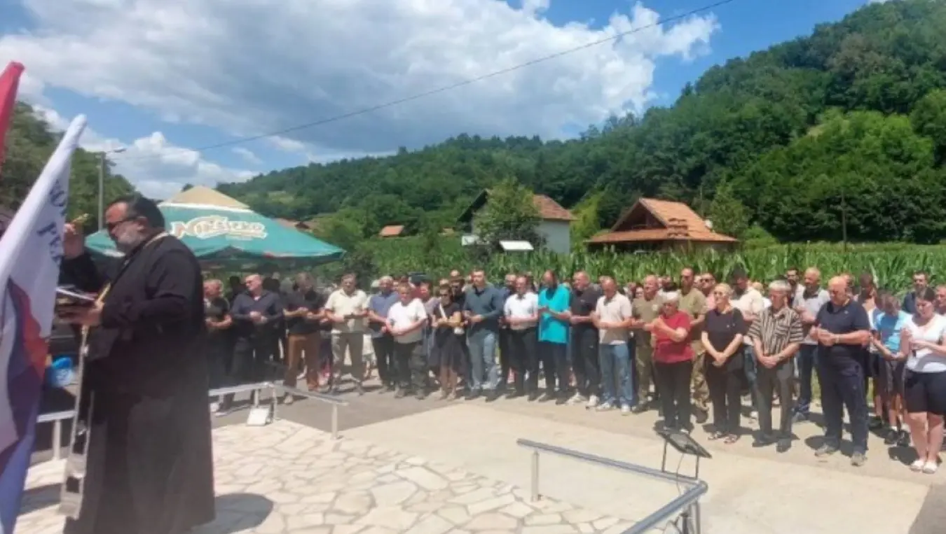 Служен парастос и положени вијенци за 24 српска цивила убијена у селу Крњићи