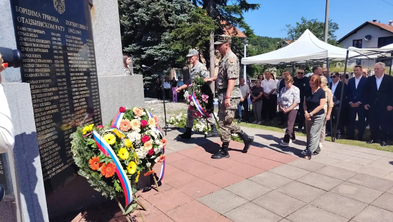 Сјећање које не блиједи: У Трнову служен парастос за невино страдале и погинуле борце