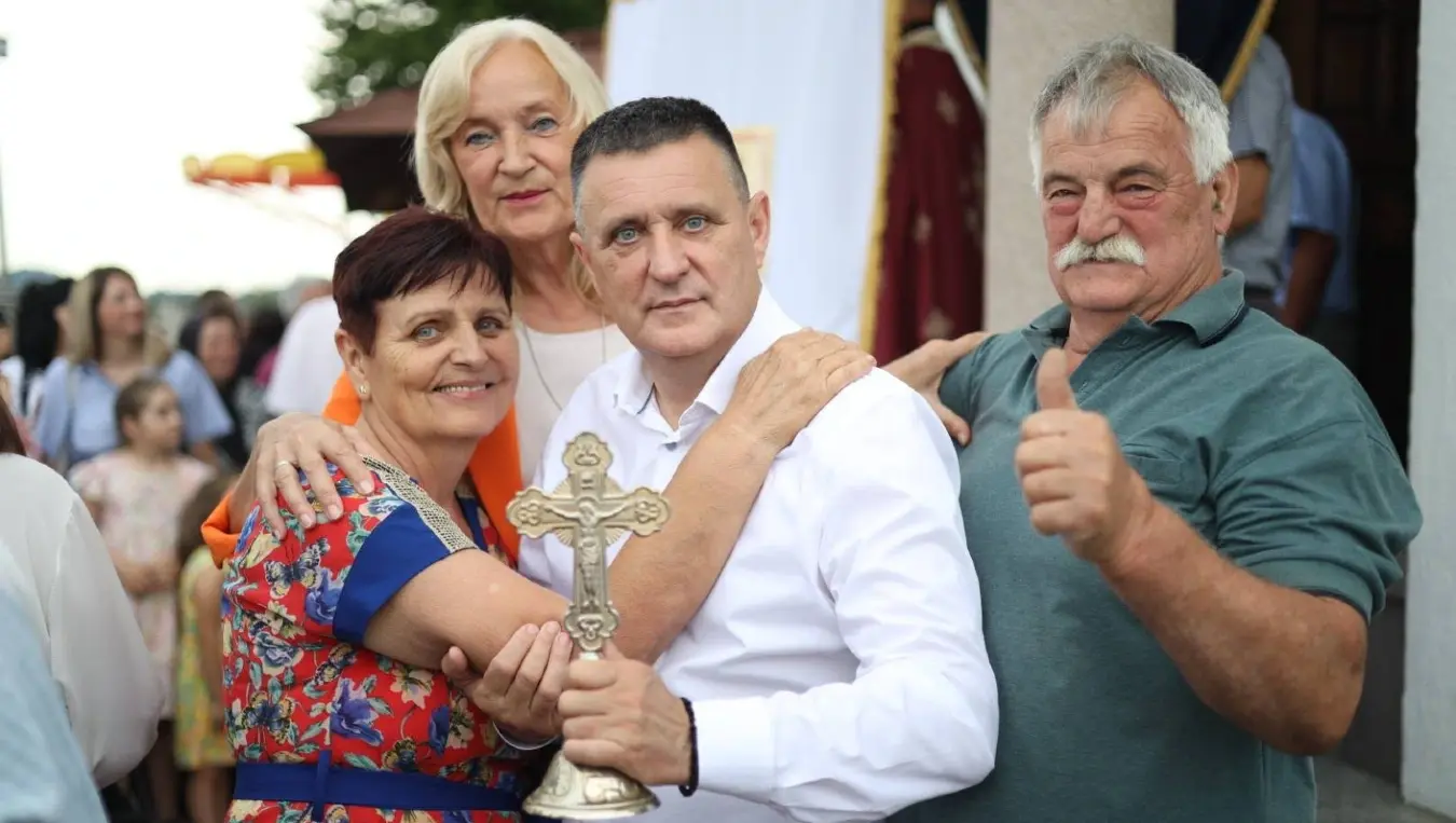 Ђајић кум славе у Бранешцима: Док сам жив помагаћу свом народу
