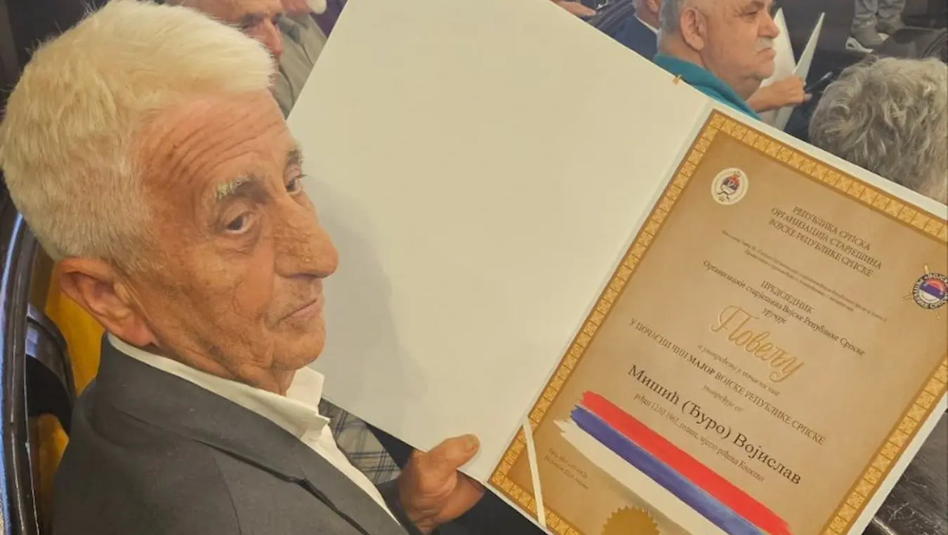 Част и храброст браниоца Српске се не заборављају: Организација старјешина ВРС додијелила почасне чинове