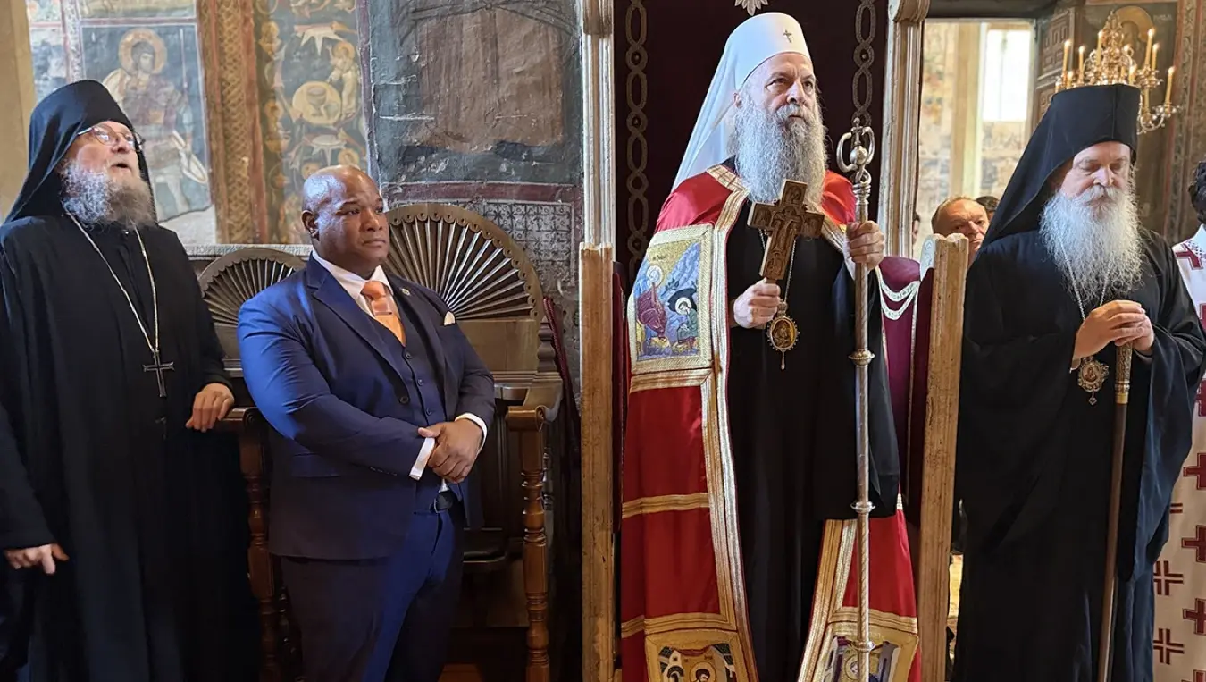 Митрополит Теодосије у манастиру Грачаници дочекао патријарха Порфирија и Бернса