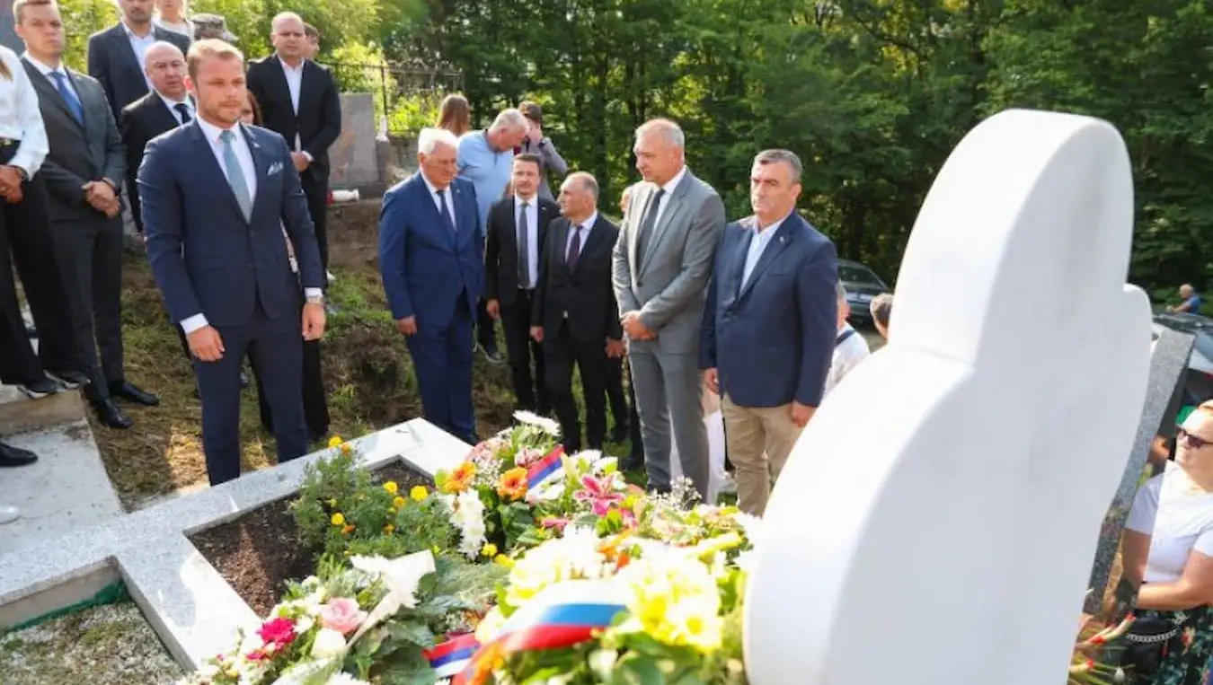 Станивуковић положио вијенац на гроб Слободана Стојановића