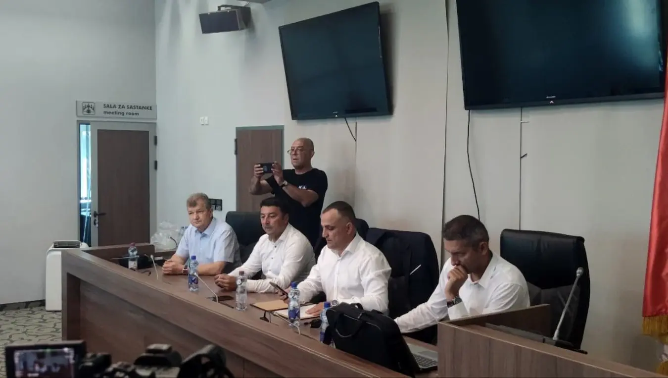 Бјељина куга састанак