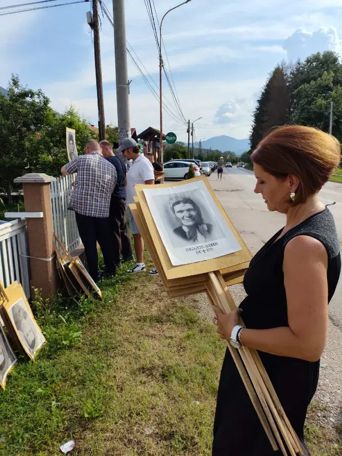 Фотографије 450 убијених Срба