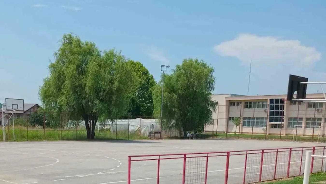 Реконструкција спортског игралишта у Прњавору