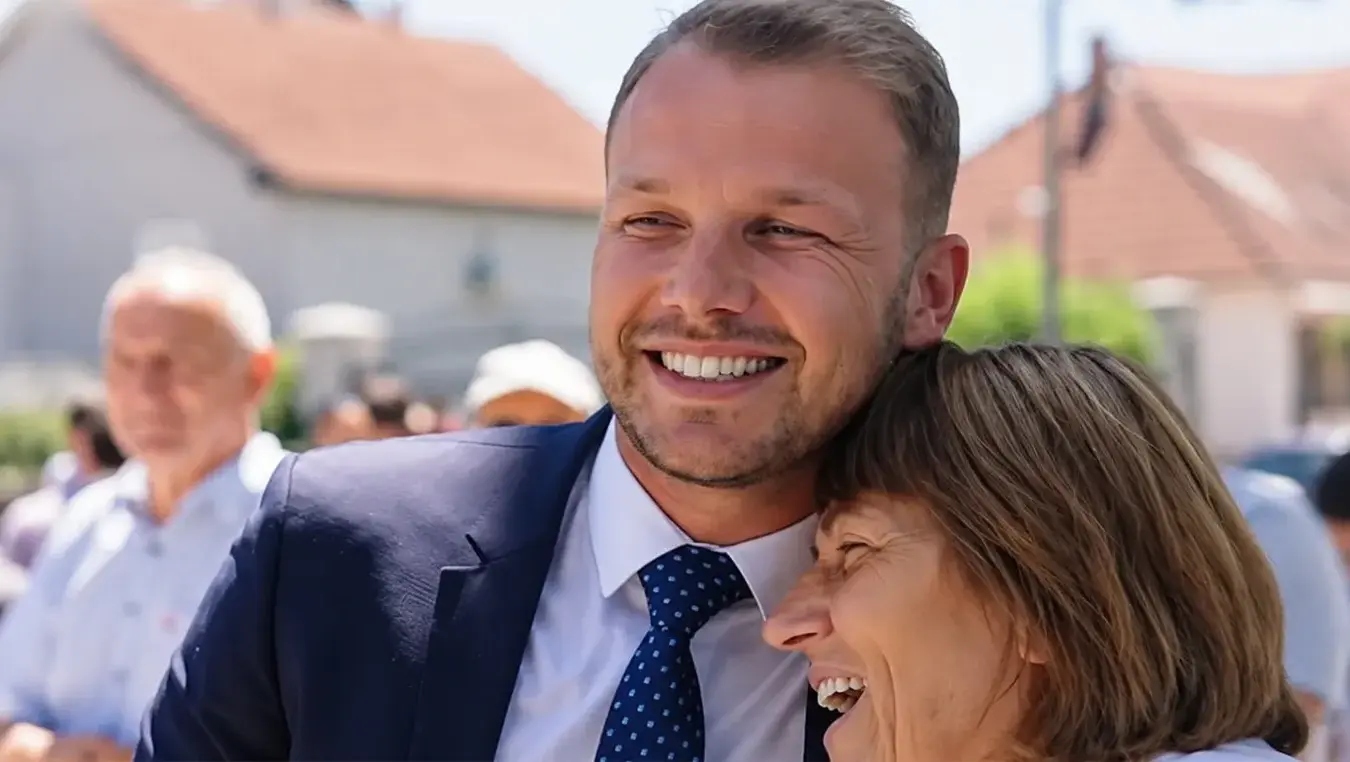 Станивуковић се смије у Братунцу