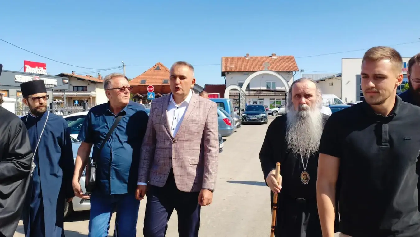 Минић са митрополитом Фотијем у Бијељини: Обишао и радове на изградњи учионица за потребе вртића