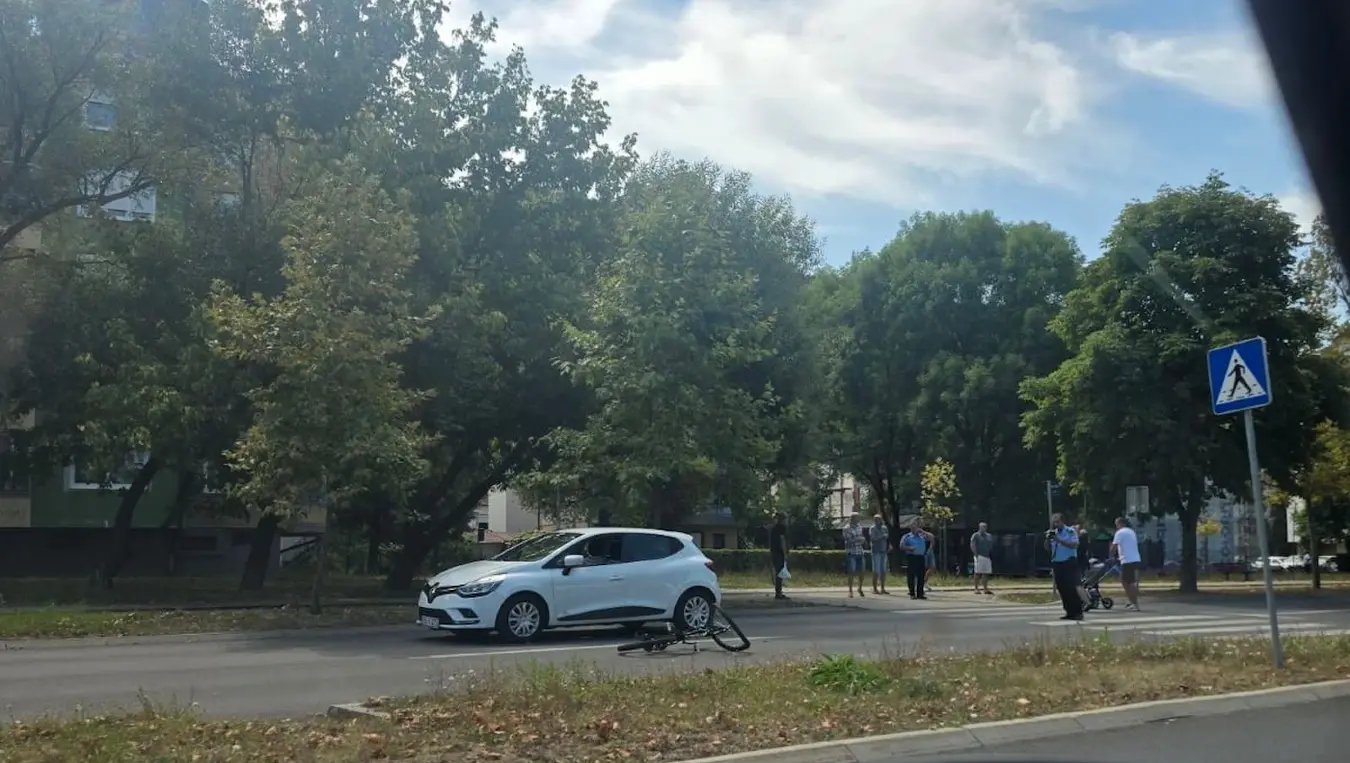 Ударен бициклиста на Источном транзиту у Бањалуци. Трака је затворена због увиђаја, а степен повреда за сада није познат. Прочитајте више.