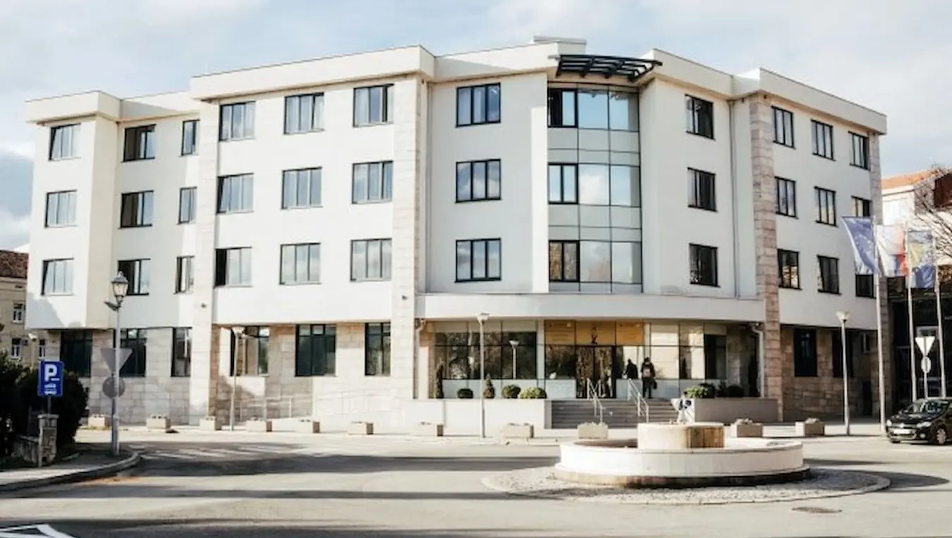 Вујовић и Самарџић предати Окружном јавном тужилаштву у Требињу