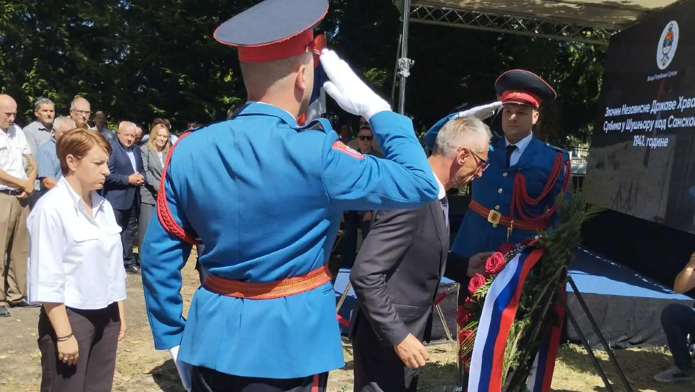 Положени вијенци на споменик Србима и Јеврејима убијеним на Илиндан 1941. године у Шушњару