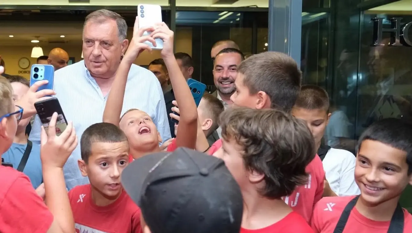 Додик: Српска иде напријед када води рачуна о породици, борцима, спорту и младима