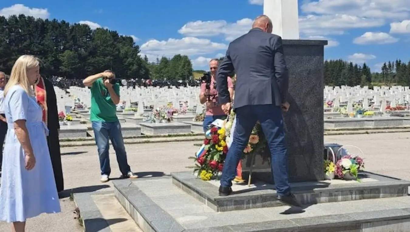 Цвијановић положила вијенце на "Новом Зејтинлику": Подсјетник на велике српске жртве за слободу Српске