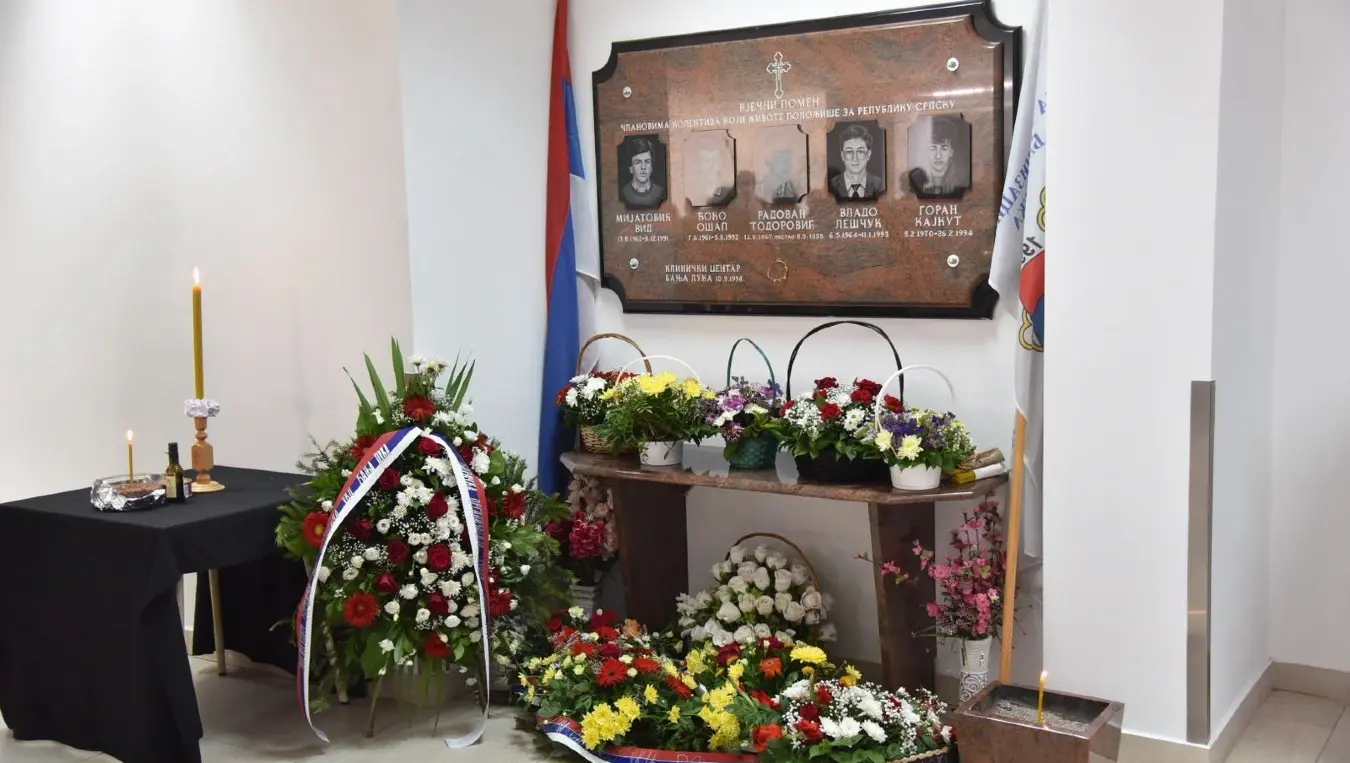 УКЦ Српске одао почаст радницима погинулим у Одбрамбено-отаџбинском рату