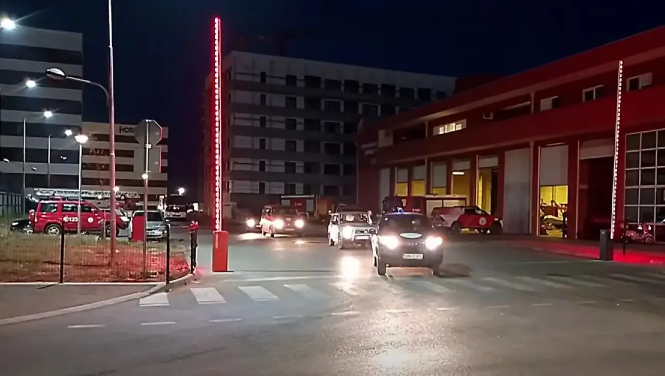 Требињски ватрогасци покренули велику акцију да зауставе ватрену линију