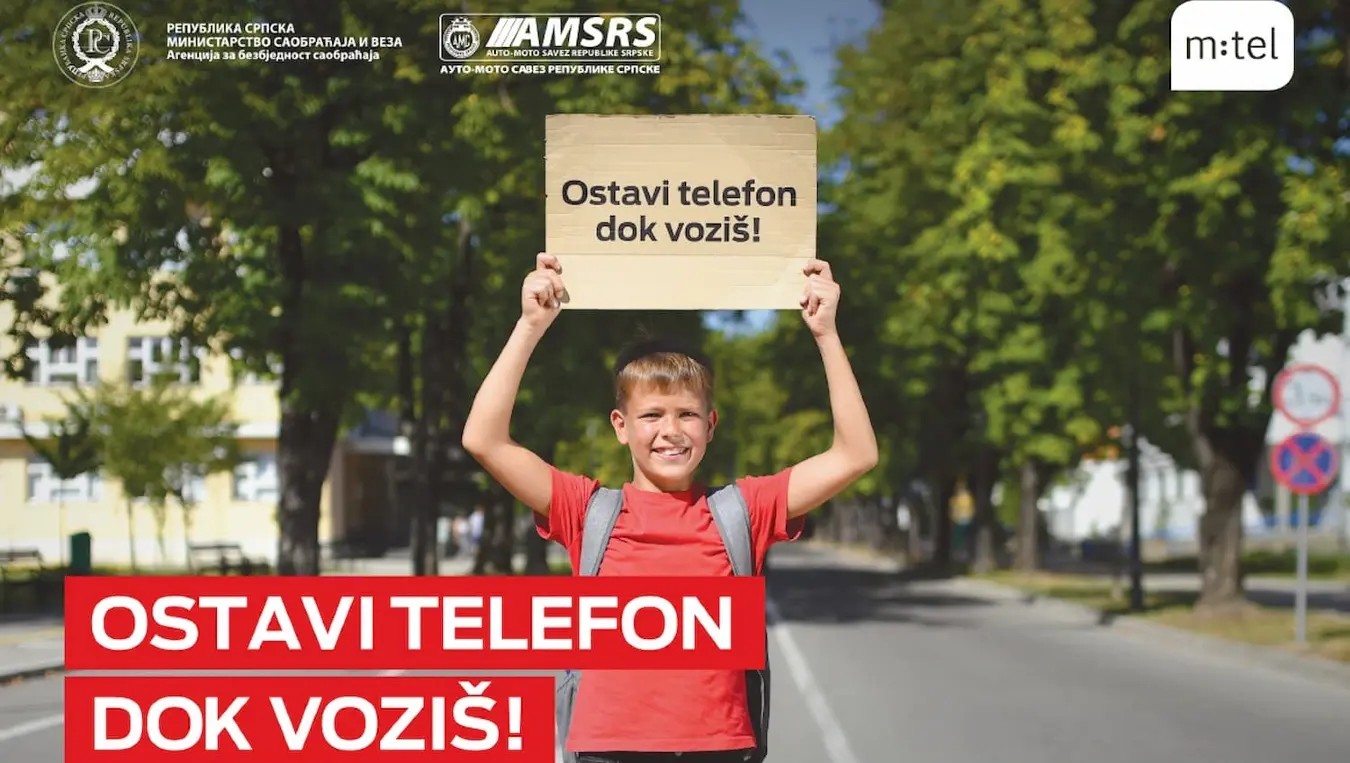 Почетак школске године нас подсјећа на додатни опрез у саобраћају: Остави телефон док возиш!