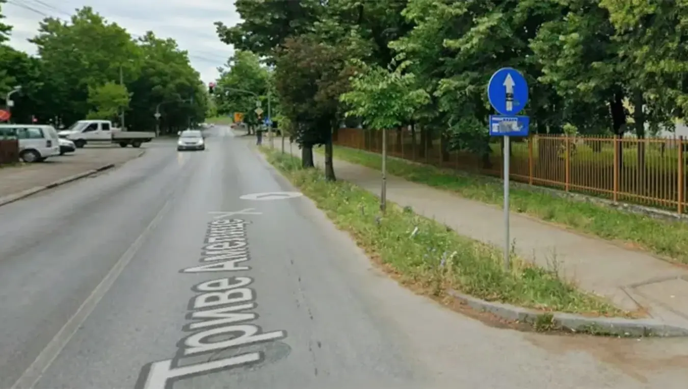 Тешка незгода код школе у Бањалуци: Повријеђени пјешак и мотоциклиста