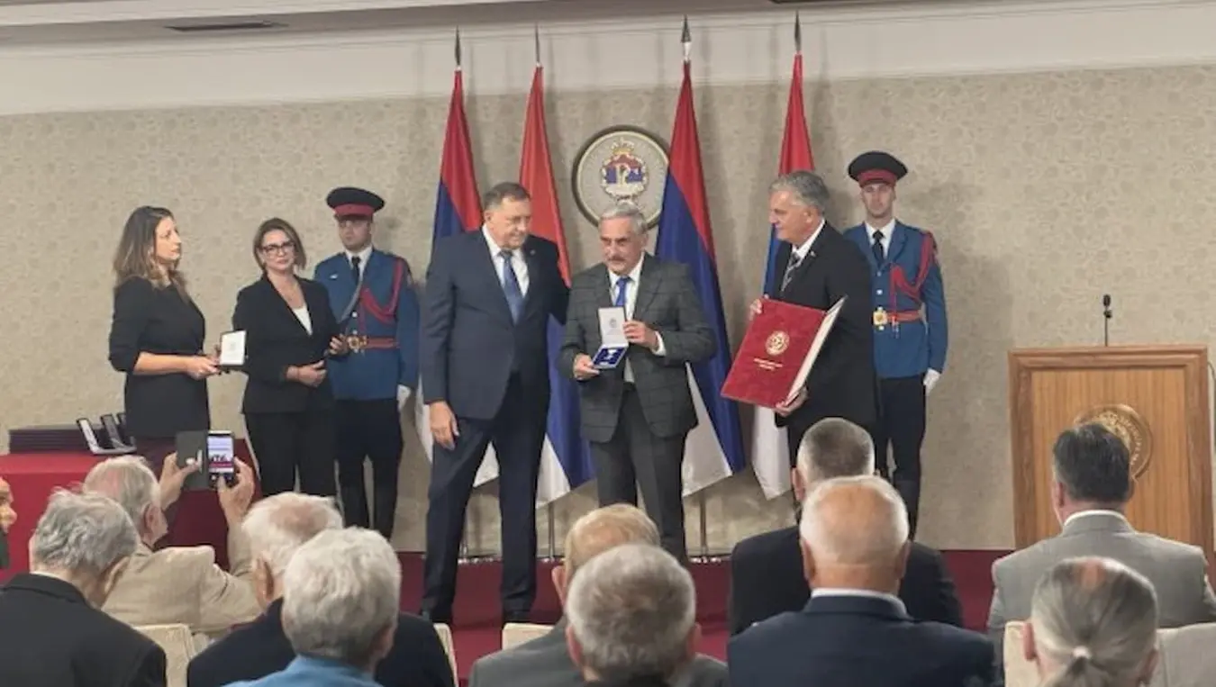 Каран уручио одликовања љекарима и медицинским техничарима Сарајевско-романијске регије