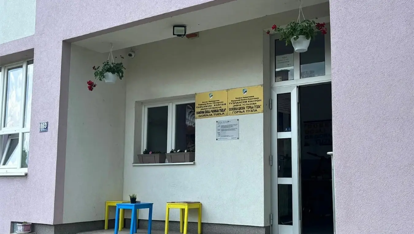 Ужас у школи у Тузли: Дјевојчица ножем повриједила двије ученице
