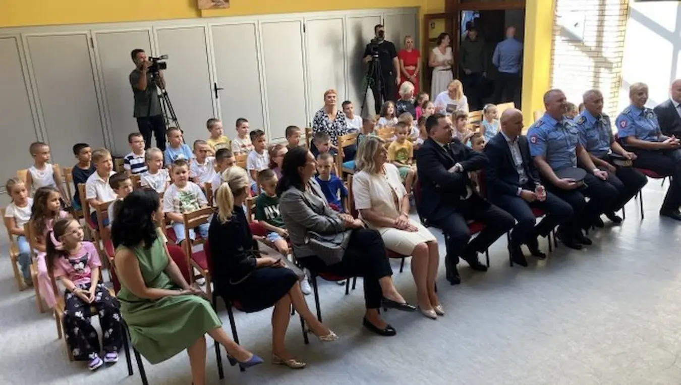 Будимир и Кострешевић на предавању за ученике о безбједном учешћу у саобраћају