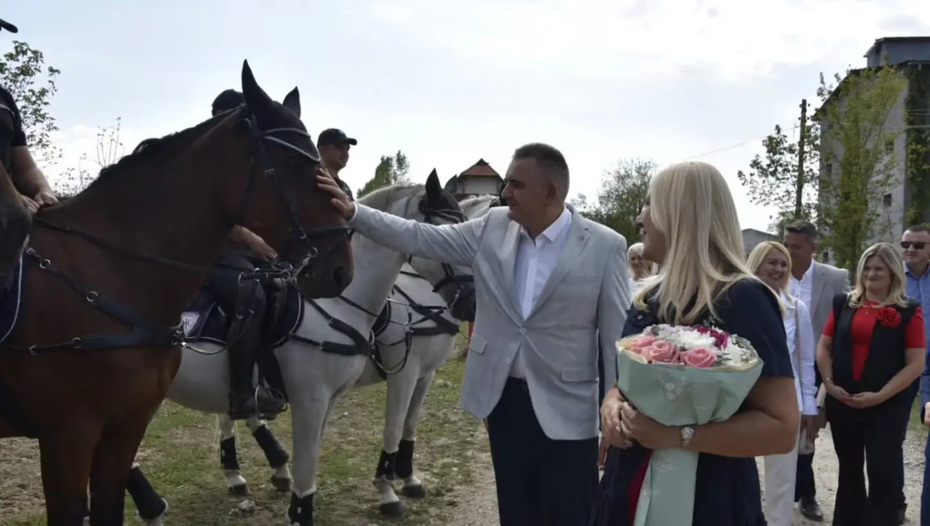 Минић и Цвијановић посјетили Ергелу "Вучијак" у Прњавору