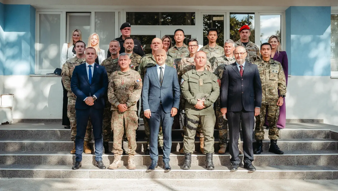 Састанак Кострешевића са представницима војног дипломатског кора