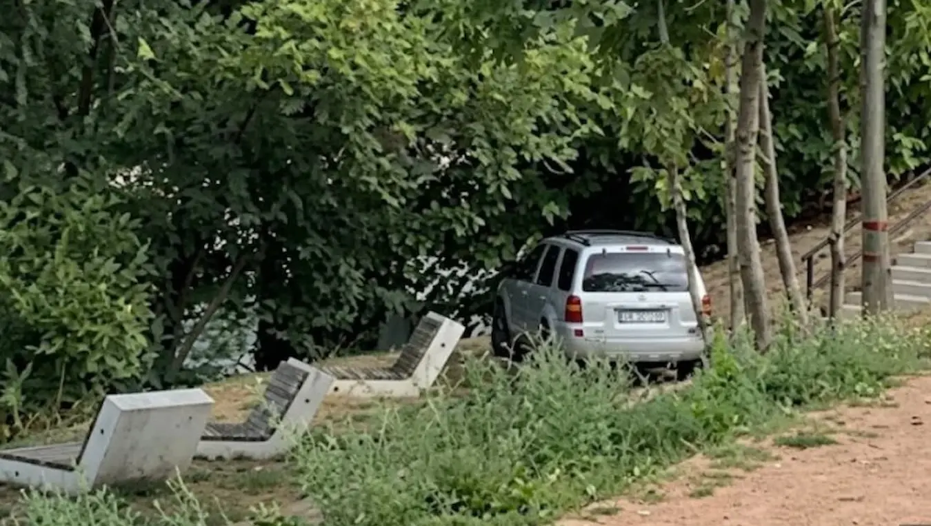 Аутом на шеталиште