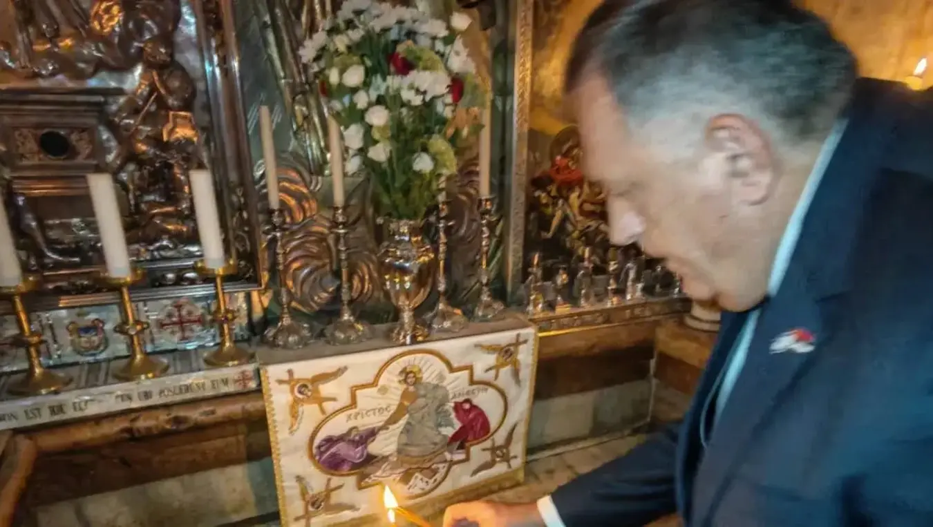 Додик посјетио Христов гроб: Молитва за српски православни народ, Српску и Србију