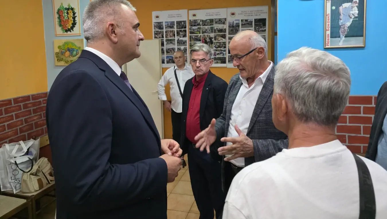 Минић и војни пензионери