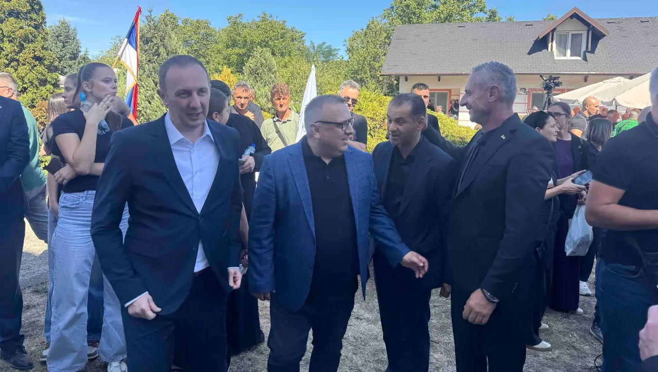 Делегација СДС-а на сахрани