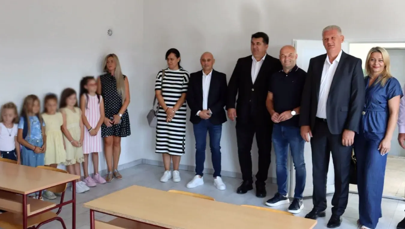 Пељаве Лопаре Школа