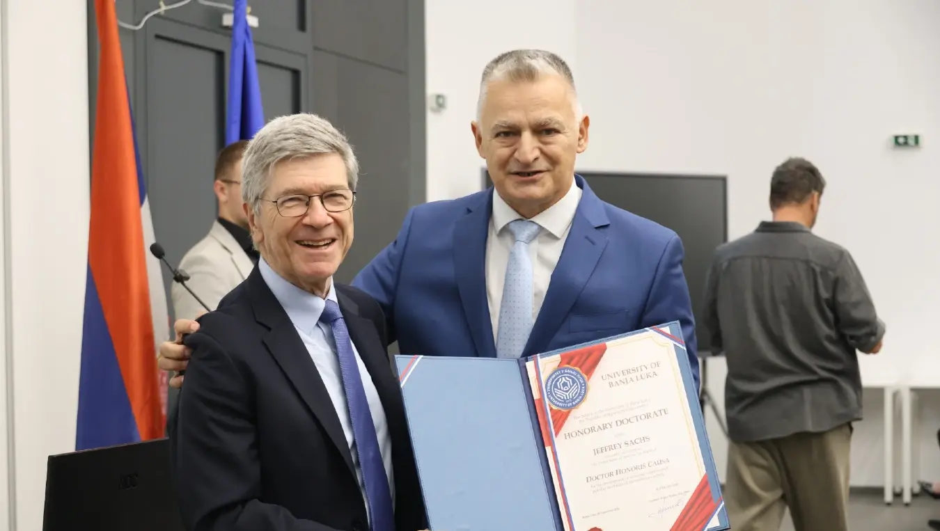 Саксу уручен почасни докторат Универзитета у Бањој Луци