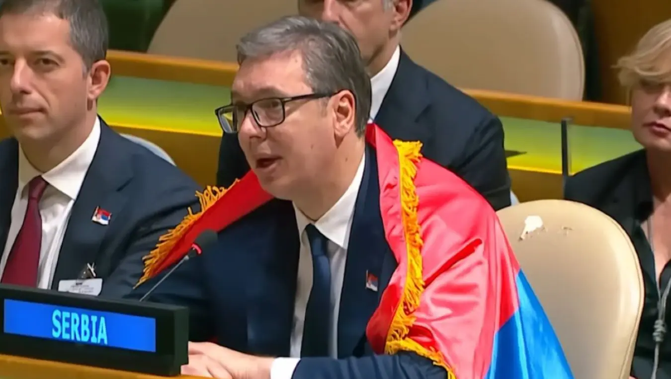 Вучић: Заставу из Њујорка вратићу када будем сигуран да је неће уништити