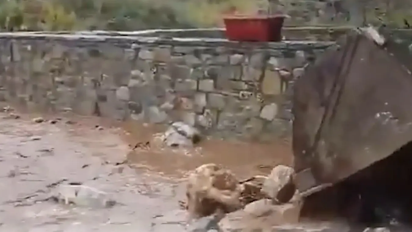 Једна особа страдала током невремена на Криту, двоје повријеђено