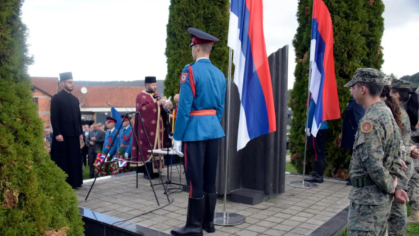 31 година од злочина над Србима из западнокрајишких општина: Служен парастос и положени вијенци