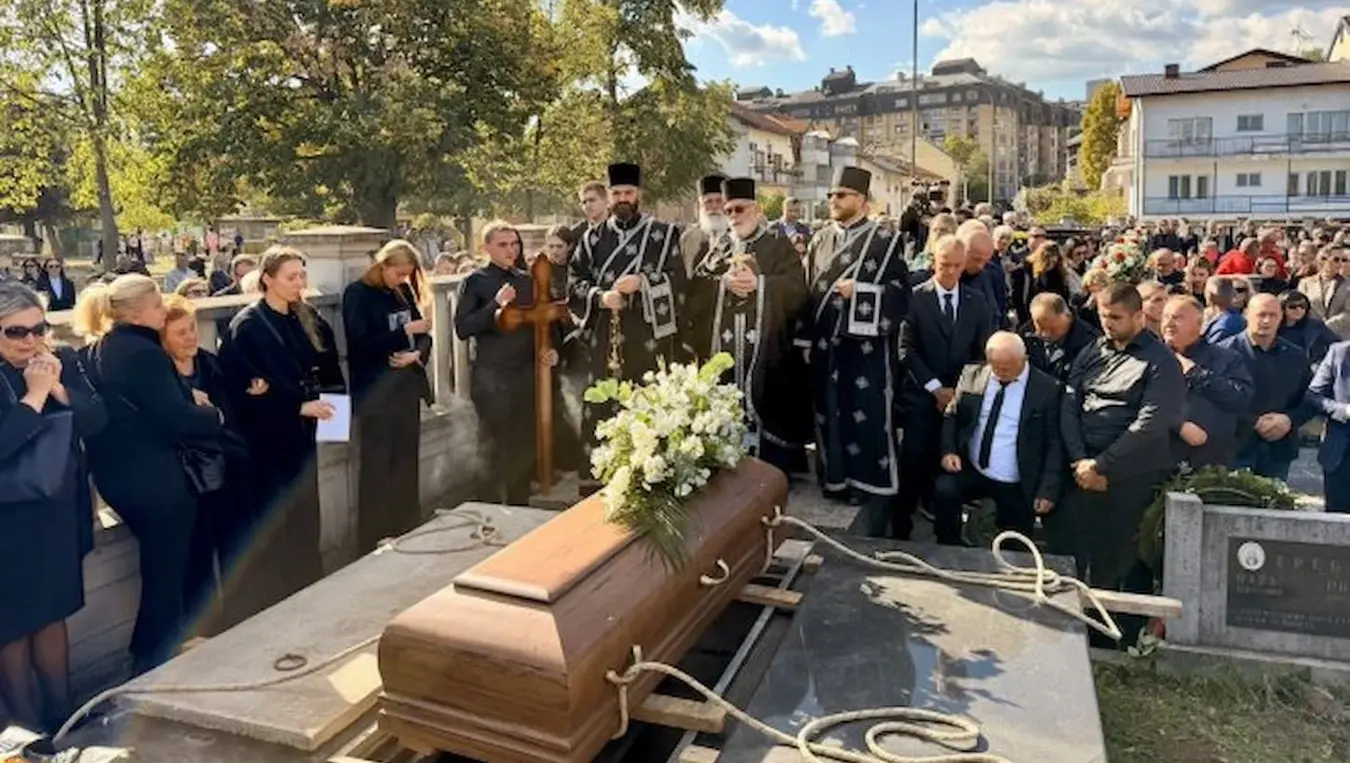 Сахрањен доктор Горан Талић: На посљедњи испраћај дошли бројни званичници и колеге