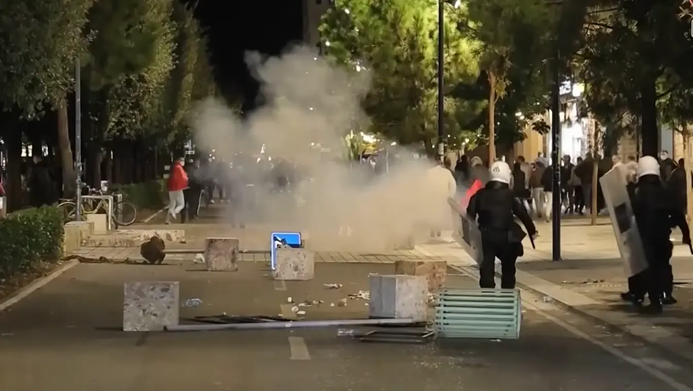 Албанија протести