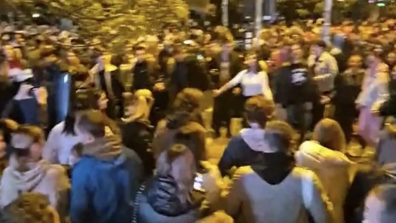 Погледајте видео: Славље на Тргу Крајине због побједе Студентске листе у Србији