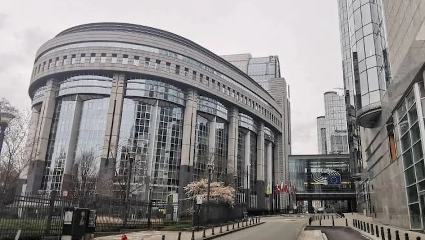 Пуцњава у близини Европског парламента: Једна особа погинула, полицајац рањен у главу