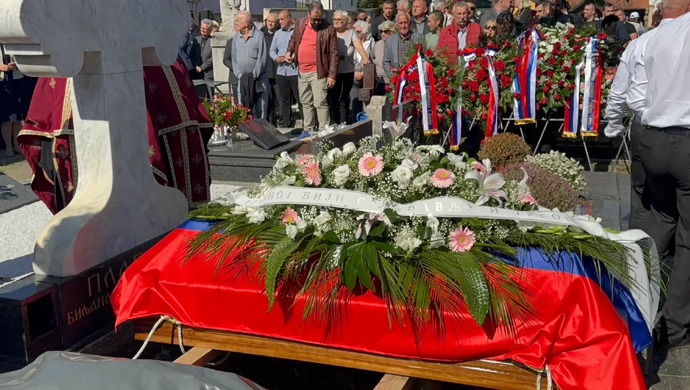 УЗ НАЈВИШЕ ПОЧАСТИ Сахрањена Биљана Плавшић у Бањалуци