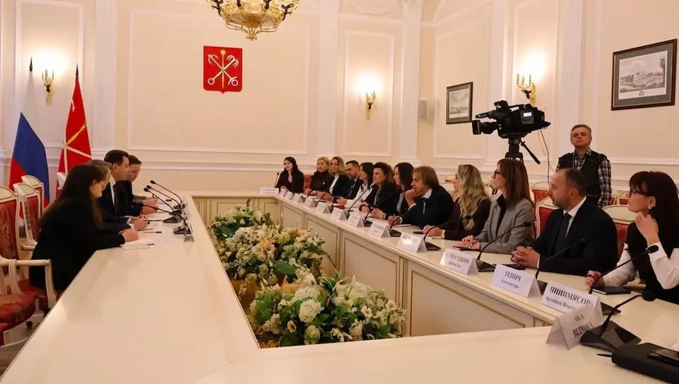 представници универзитета у ИСТ Са у Санкт Петербургу